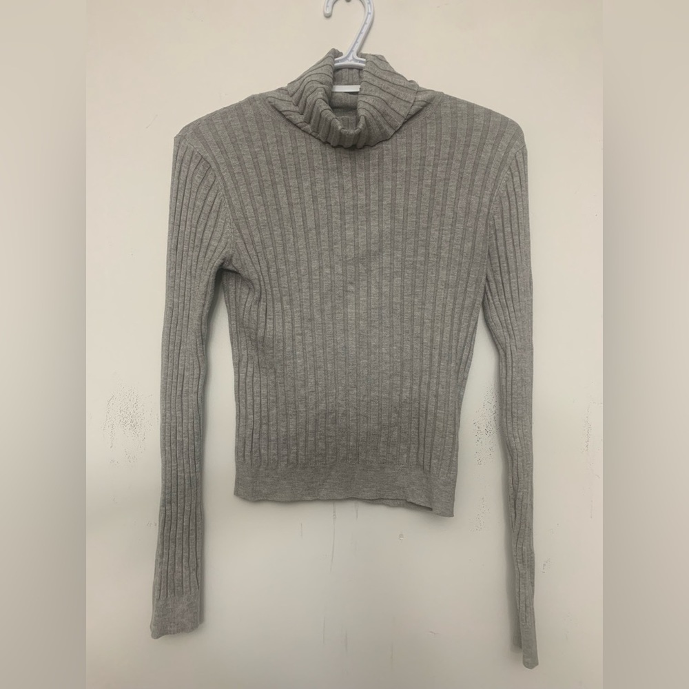 Twik by Simons turtleneck short Longsleeve size medium
